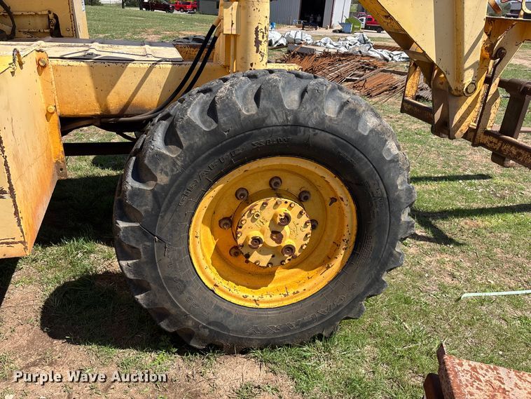 image for item FG0230 Pettibone 8042 telehandler