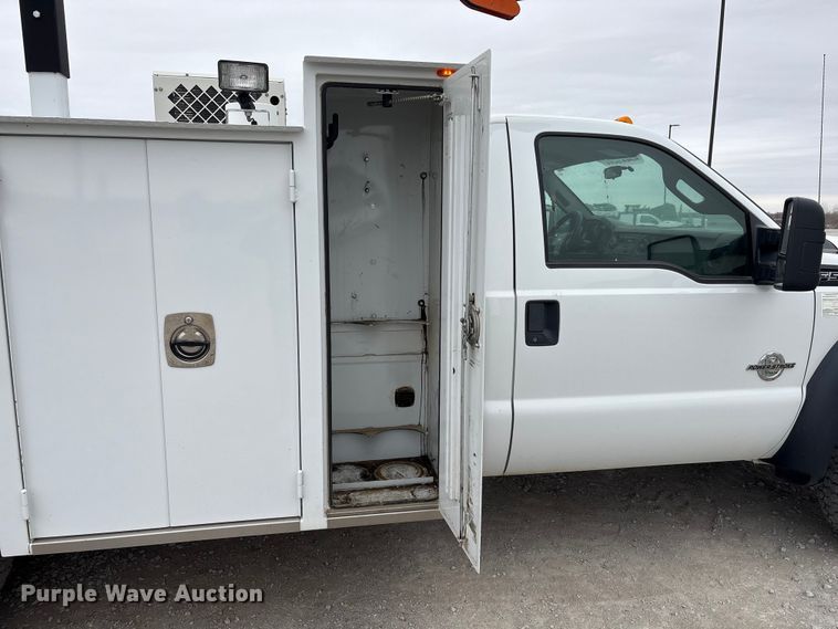 image for item FG2636 2011 Ford F550 Super Duty utility / service truck