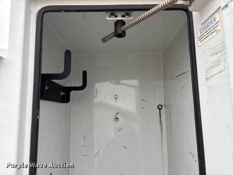 image for item FG2636 2011 Ford F550 Super Duty utility / service truck