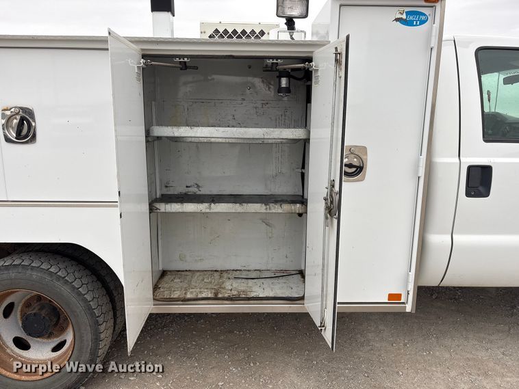 image for item FG2636 2011 Ford F550 Super Duty utility / service truck