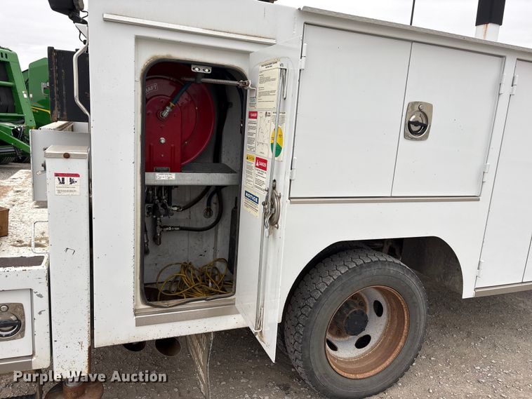 image for item FG2636 2011 Ford F550 Super Duty utility / service truck