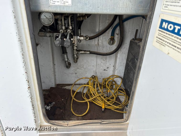 image for item FG2636 2011 Ford F550 Super Duty utility / service truck