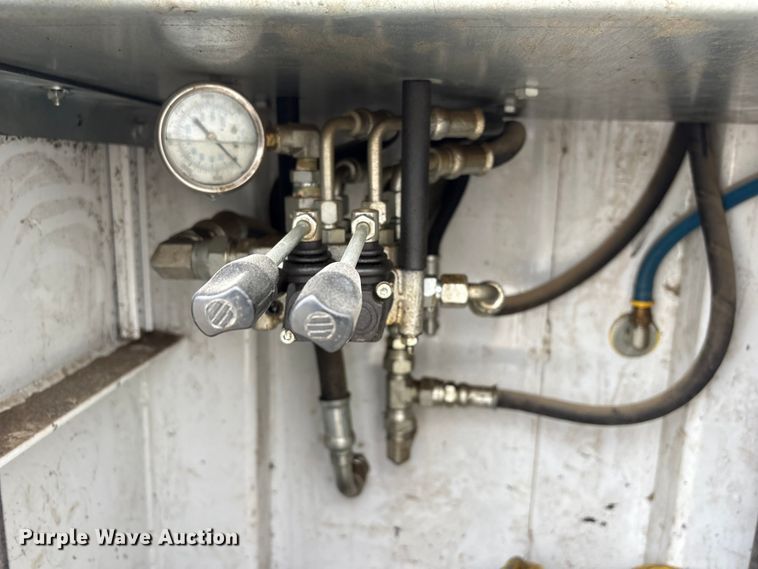 image for item FG2636 2011 Ford F550 Super Duty utility / service truck