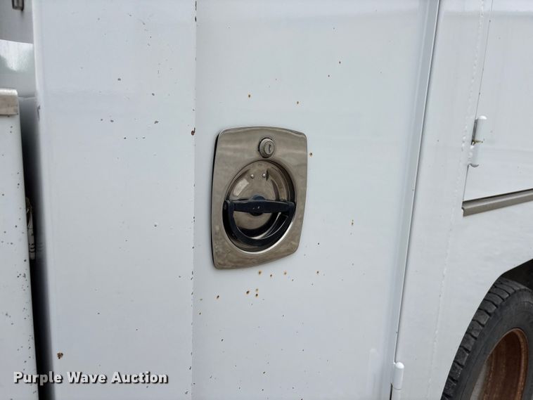 image for item FG2636 2011 Ford F550 Super Duty utility / service truck