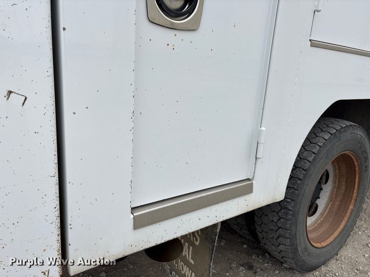 image for item FG2636 2011 Ford F550 Super Duty utility / service truck