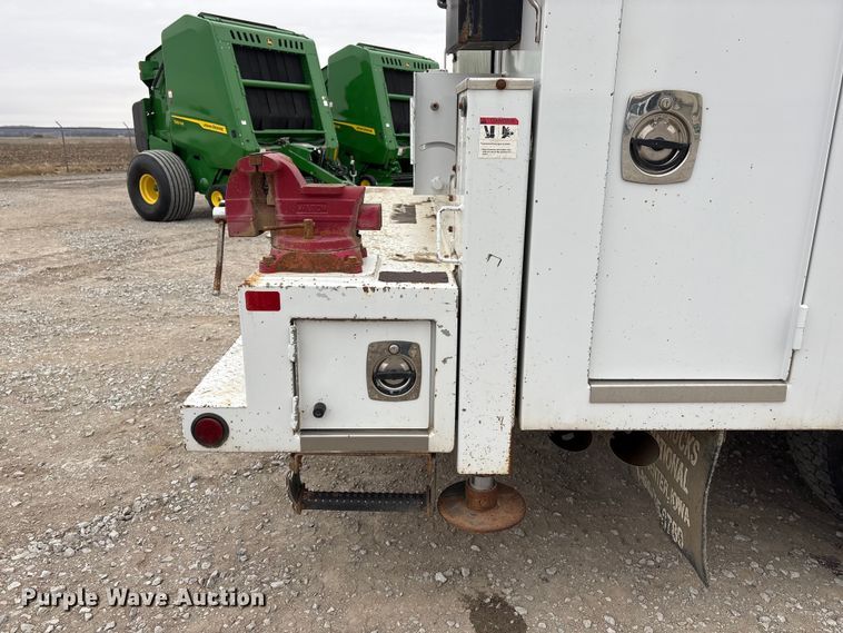 image for item FG2636 2011 Ford F550 Super Duty utility / service truck