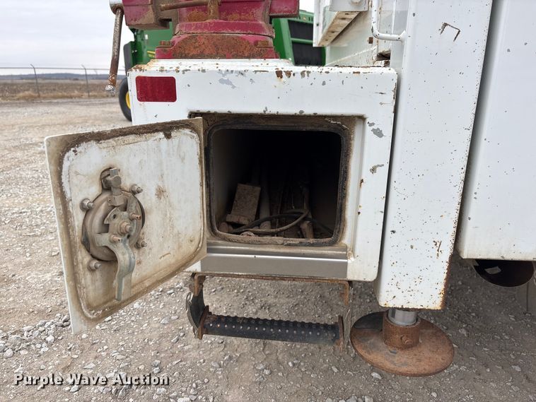 image for item FG2636 2011 Ford F550 Super Duty utility / service truck