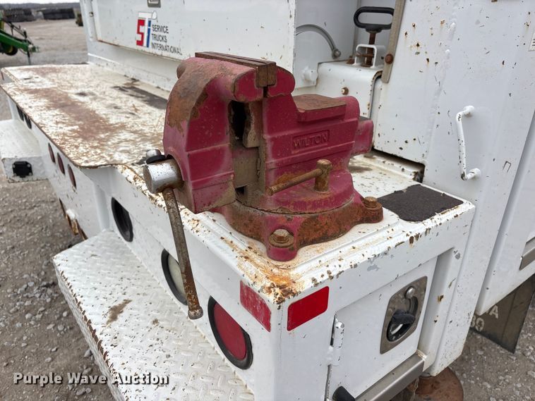 image for item FG2636 2011 Ford F550 Super Duty utility / service truck