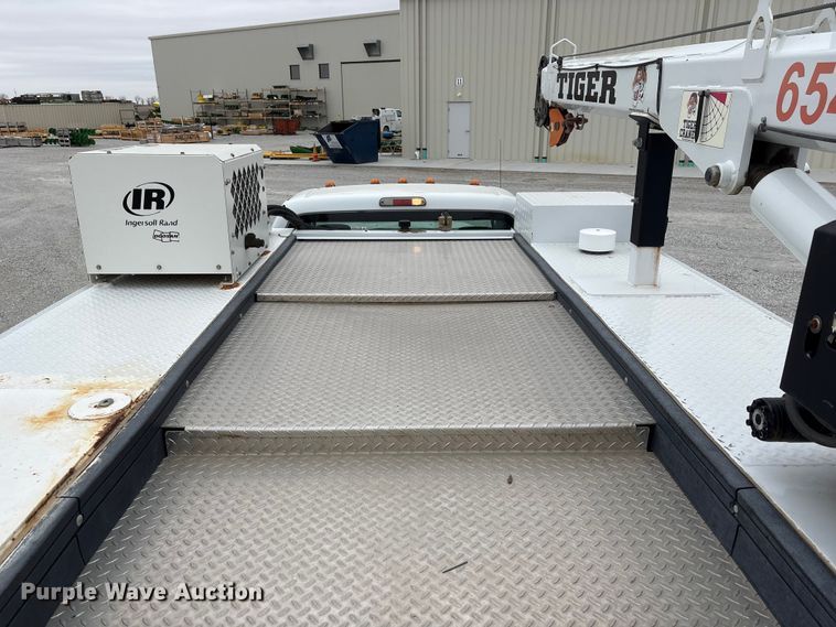 image for item FG2636 2011 Ford F550 Super Duty utility / service truck