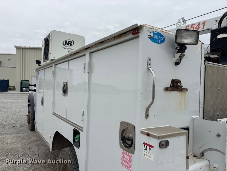 image for item FG2636 2011 Ford F550 Super Duty utility / service truck