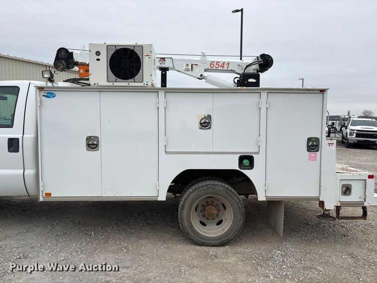 image for item FG2636 2011 Ford F550 Super Duty utility / service truck