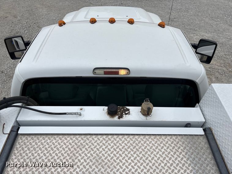 image for item FG2636 2011 Ford F550 Super Duty utility / service truck