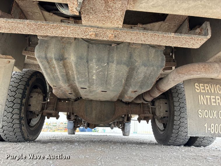 image for item FG2636 2011 Ford F550 Super Duty utility / service truck