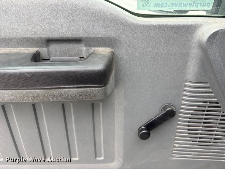 image for item FG2636 2011 Ford F550 Super Duty utility / service truck