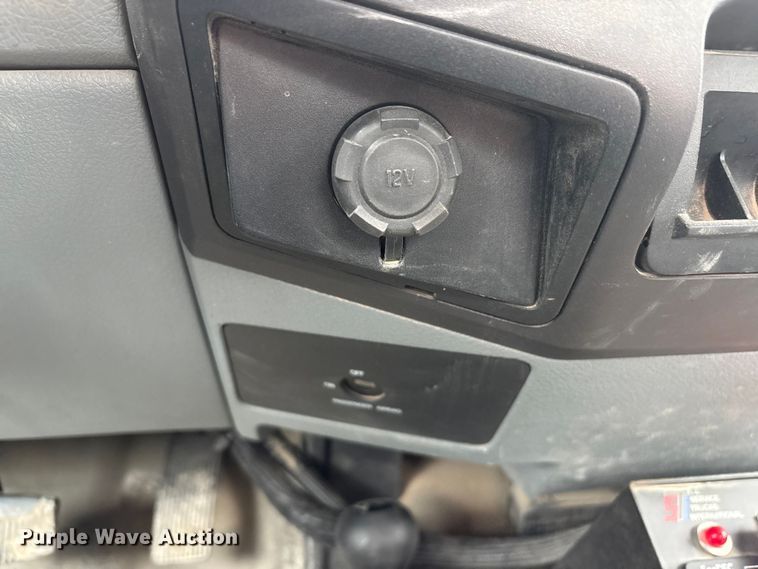 image for item FG2636 2011 Ford F550 Super Duty utility / service truck