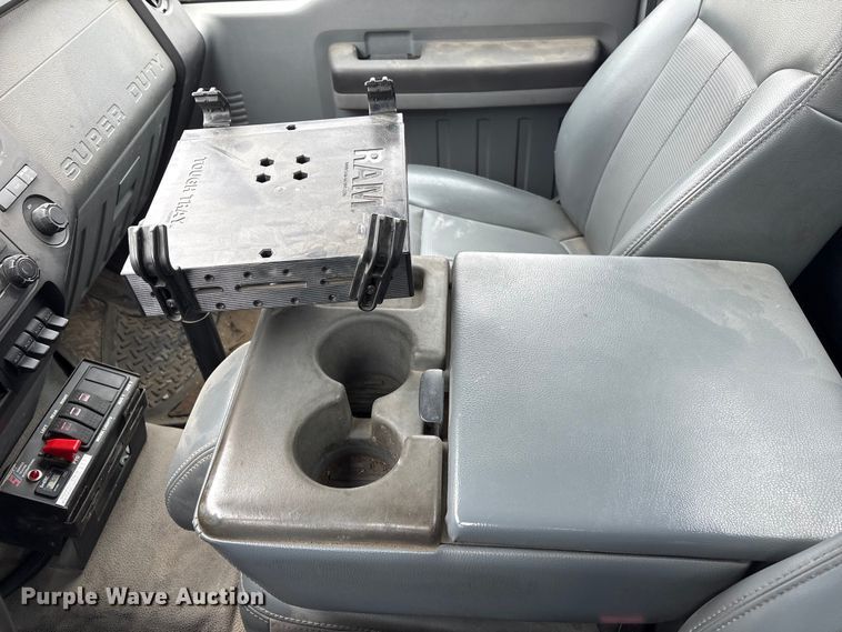 image for item FG2636 2011 Ford F550 Super Duty utility / service truck