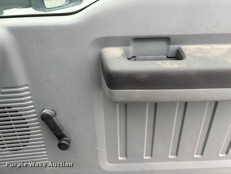 image for item FG2636 2011 Ford F550 Super Duty utility / service truck