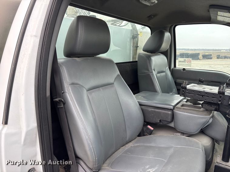 image for item FG2636 2011 Ford F550 Super Duty utility / service truck