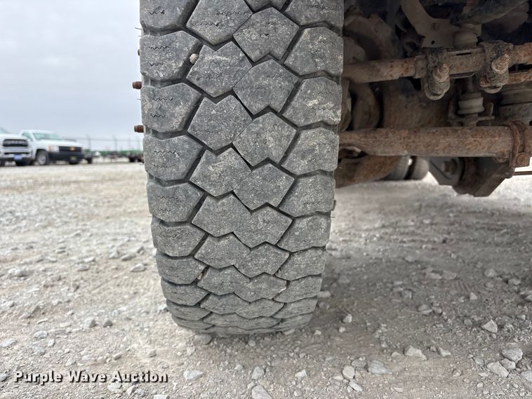 image for item FG2636 2011 Ford F550 Super Duty utility / service truck