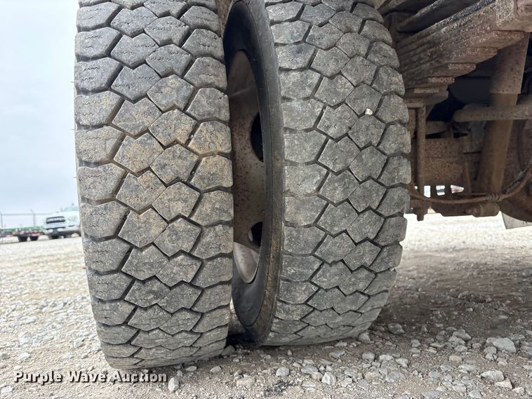 image for item FG2636 2011 Ford F550 Super Duty utility / service truck