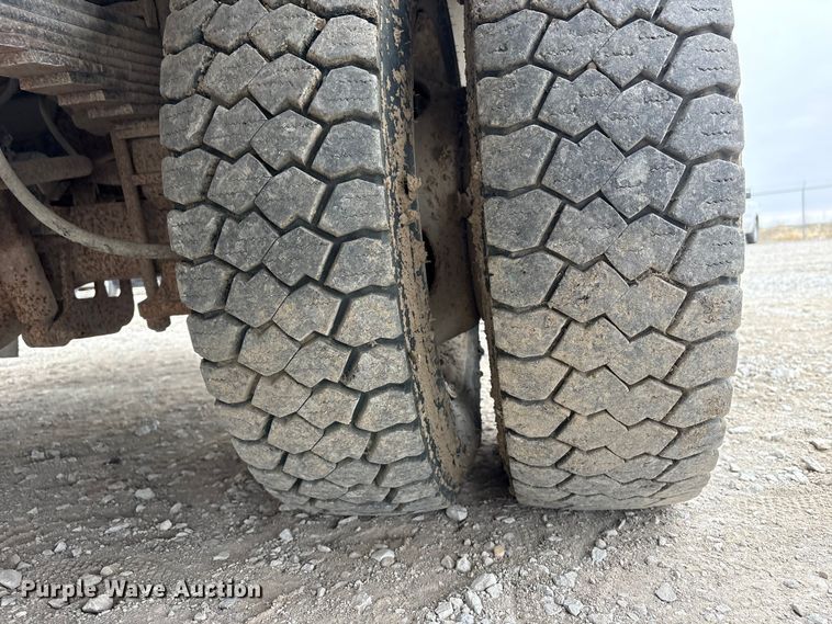 image for item FG2636 2011 Ford F550 Super Duty utility / service truck