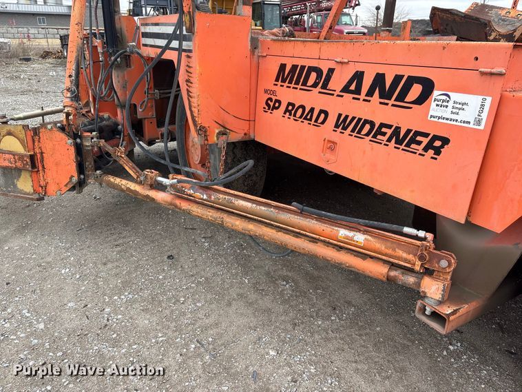 image for item FG2810 2005 Midland SPD-8 road widener