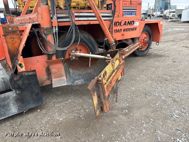 image for item FG2810 2005 Midland SPD-8 road widener