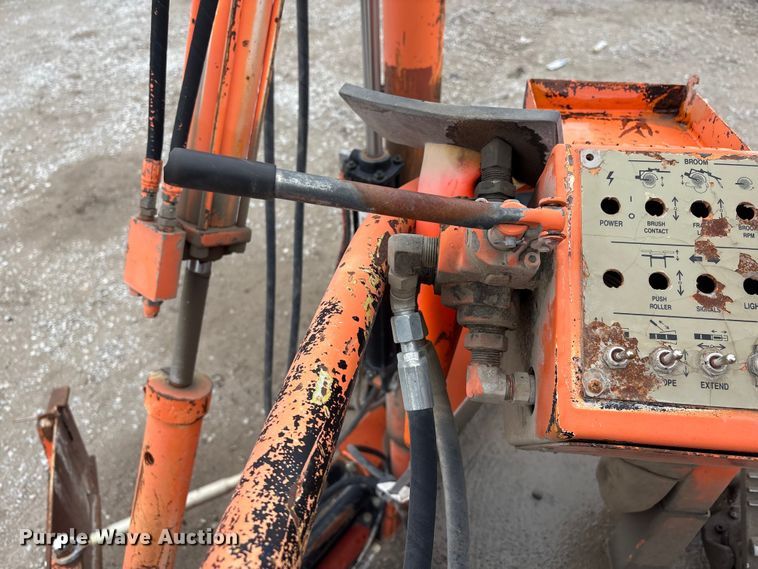 image for item FG2810 2005 Midland SPD-8 road widener