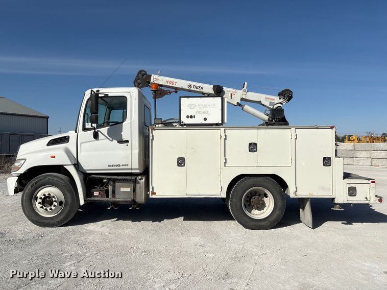 image for item FG2814 2016 Hino 268 utility / service truck