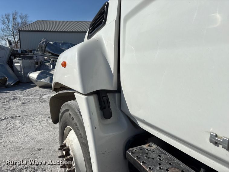 image for item FG2814 2016 Hino 268 utility / service truck