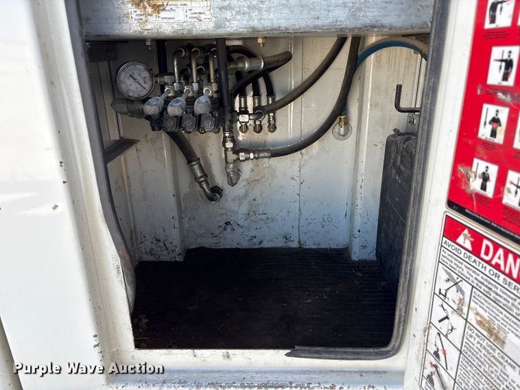 image for item FG2814 2016 Hino 268 utility / service truck