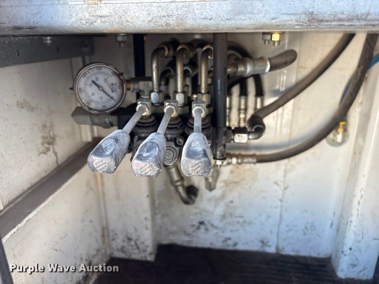 image for item FG2814 2016 Hino 268 utility / service truck