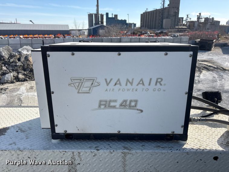 image for item FG2814 2016 Hino 268 utility / service truck