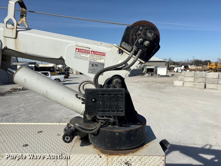 image for item FG2814 2016 Hino 268 utility / service truck