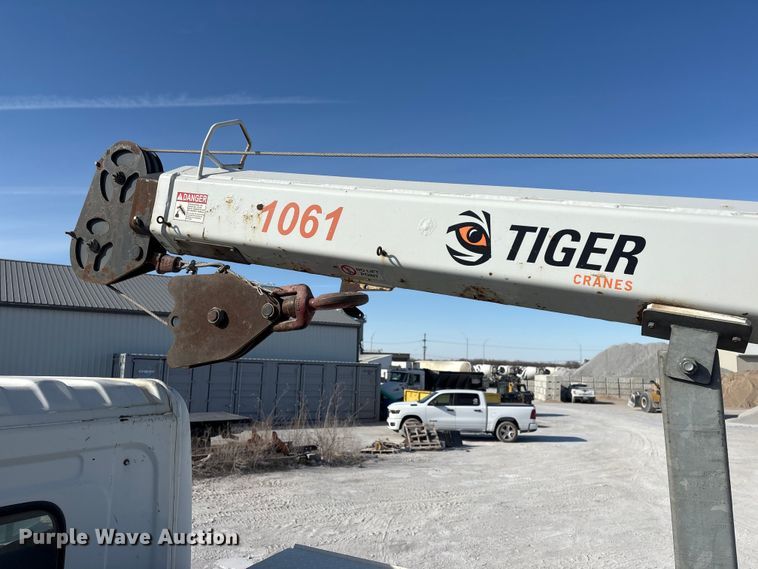 image for item FG2814 2016 Hino 268 utility / service truck