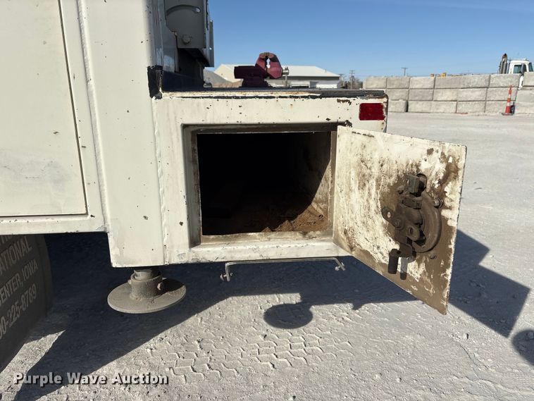 image for item FG2814 2016 Hino 268 utility / service truck