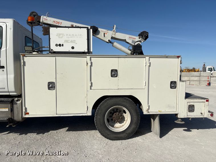 image for item FG2814 2016 Hino 268 utility / service truck