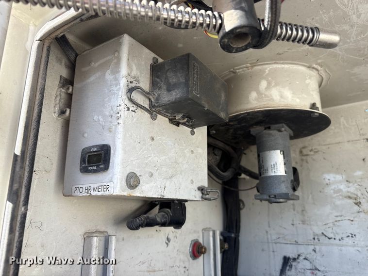 image for item FG2814 2016 Hino 268 utility / service truck