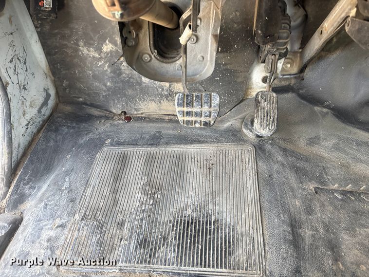 image for item FG2814 2016 Hino 268 utility / service truck