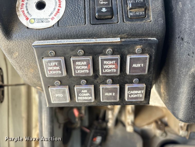 image for item FG2814 2016 Hino 268 utility / service truck