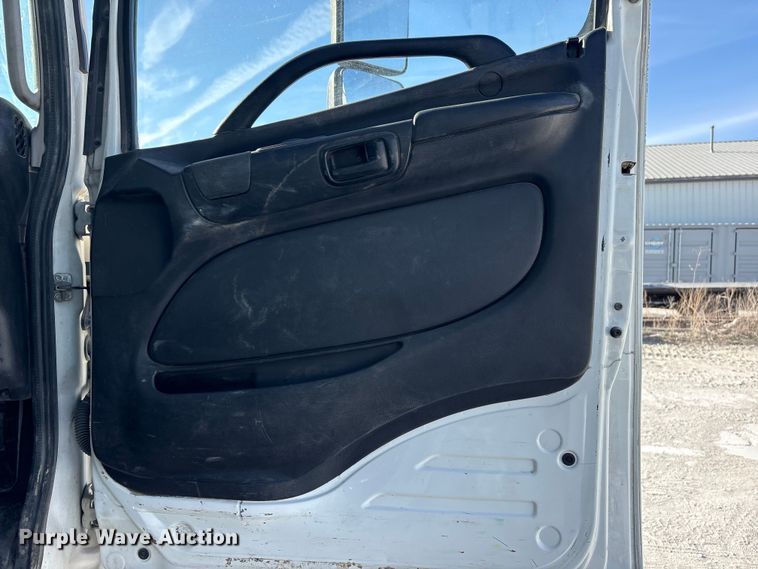 image for item FG2814 2016 Hino 268 utility / service truck