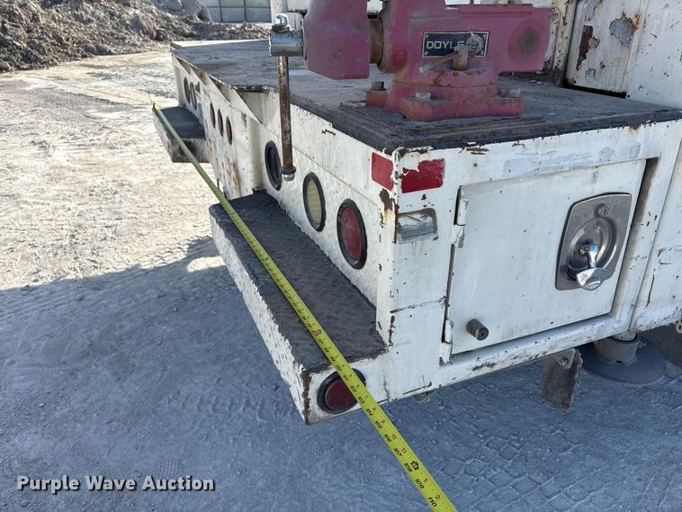 image for item FG2814 2016 Hino 268 utility / service truck