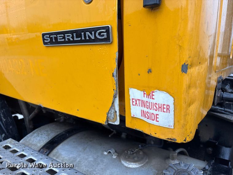 image for item FG2824 1999 Sterling L9511 ready mix truck