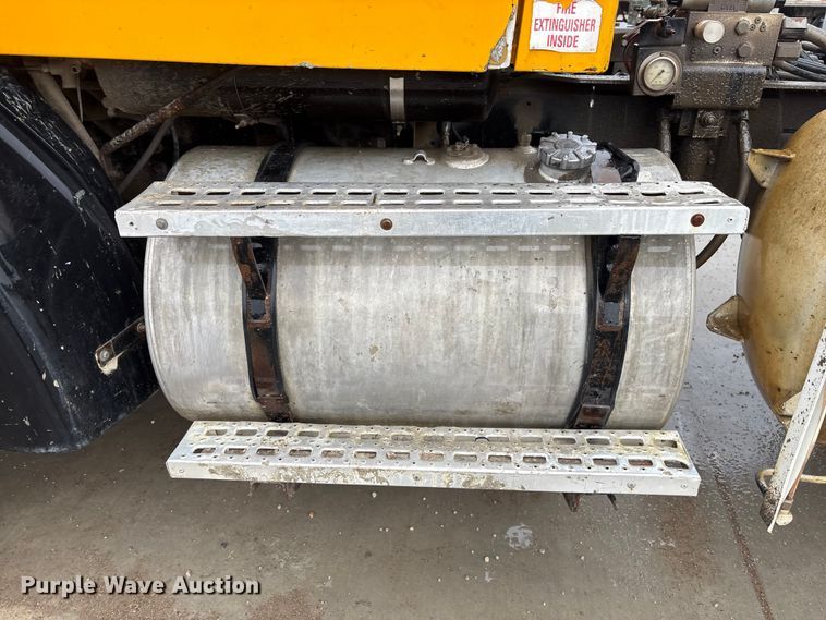 image for item FG2824 1999 Sterling L9511 ready mix truck