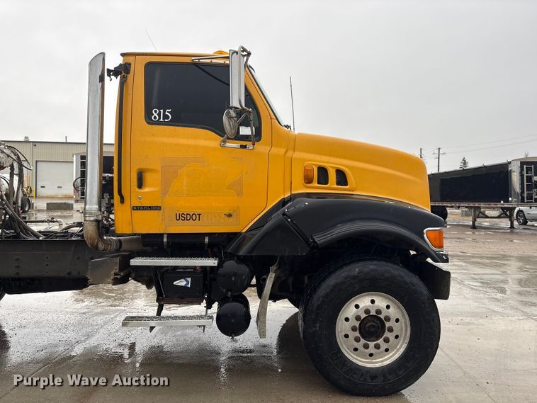 image for item FG2824 1999 Sterling L9511 ready mix truck