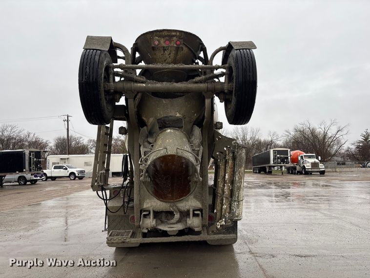 image for item FG2824 1999 Sterling L9511 ready mix truck