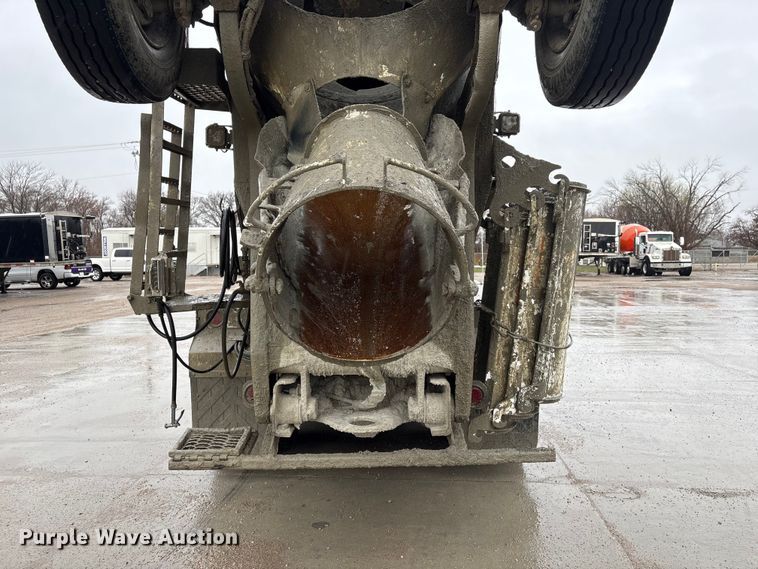 image for item FG2824 1999 Sterling L9511 ready mix truck