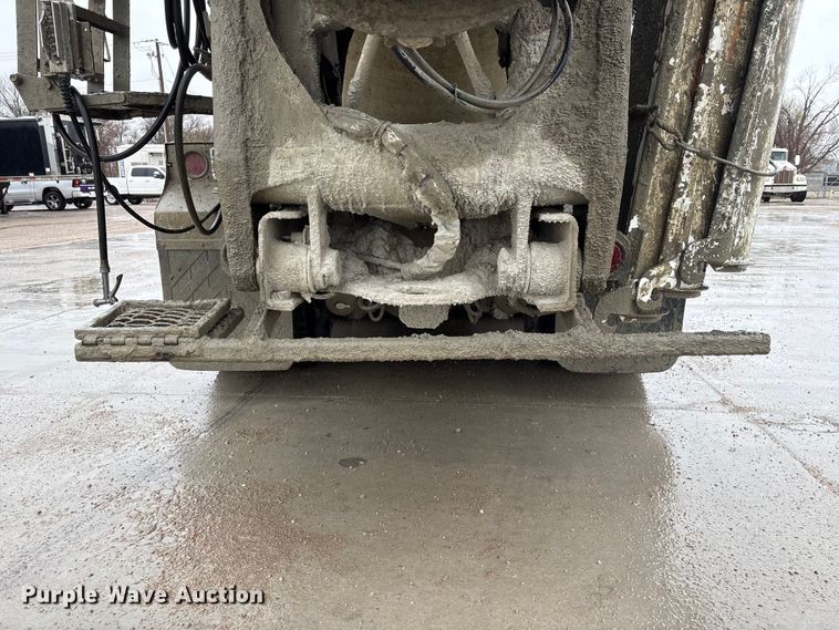 image for item FG2824 1999 Sterling L9511 ready mix truck