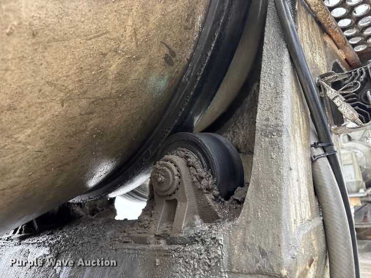 image for item FG2824 1999 Sterling L9511 ready mix truck