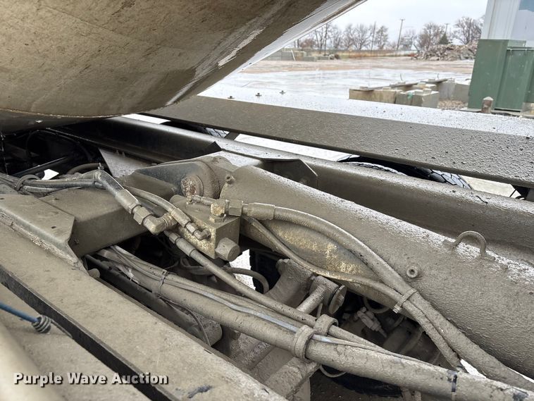 image for item FG2824 1999 Sterling L9511 ready mix truck